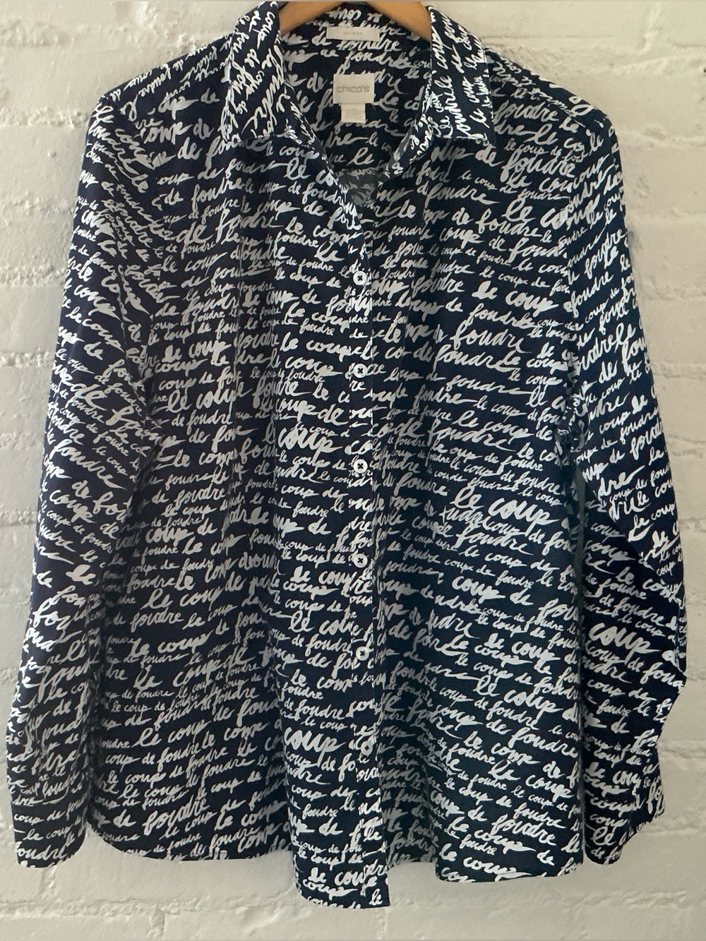 Chico’s Non Iron Button Front Shirt All over Print Coup de Foudre Navy Blue Sz 3